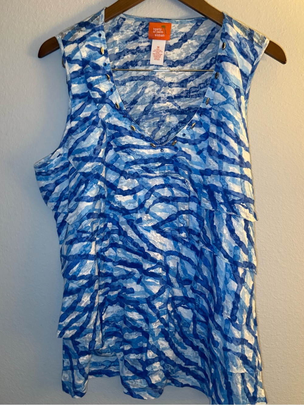 hearts of palm Blue and White Wave-Print V-Neck Tank